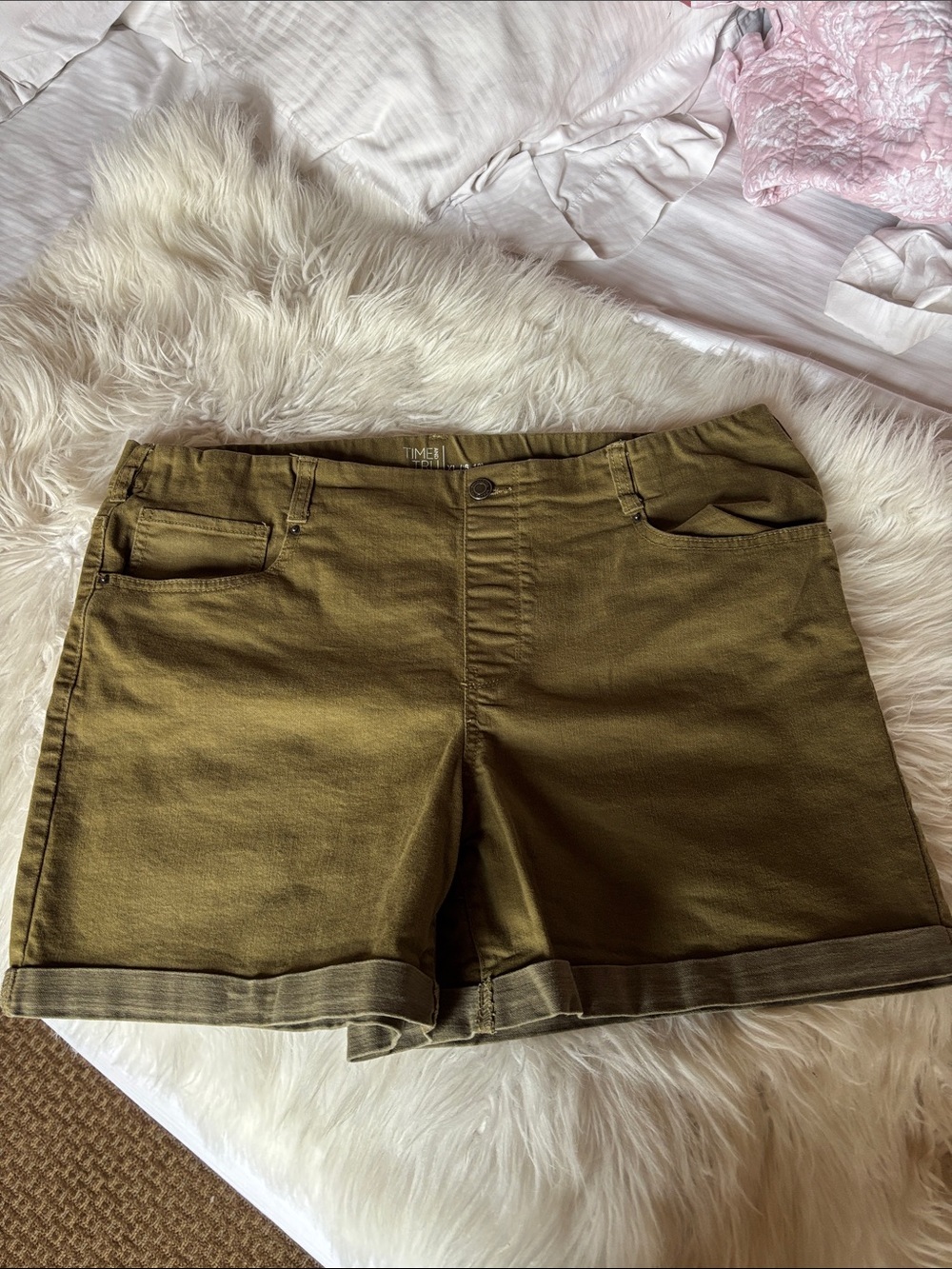 Time and Tru Olive Roll-Cuff Bermuda Shorts Size XL